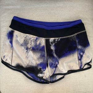 Lululemon Speed Up shorts sz 6 with 4 in inseam. Rare color!